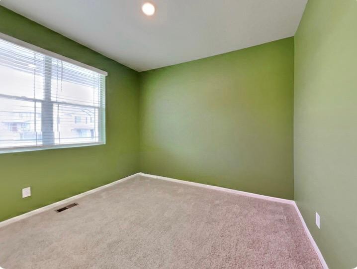 Discover this charming 3-bedroom-6